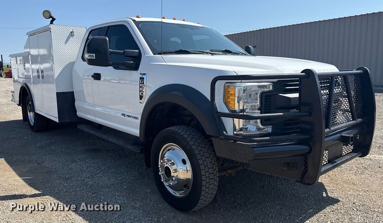 image for item NU9633 2017 Ford F550 Super Duty utility / service truck