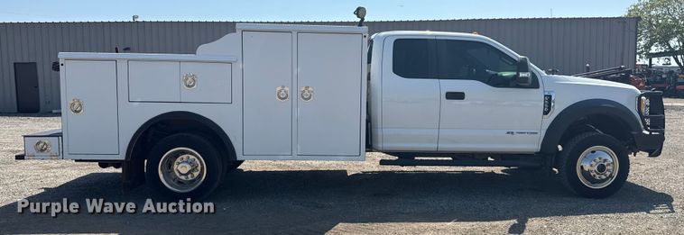 image for item NU9633 2017 Ford F550 Super Duty utility / service truck
