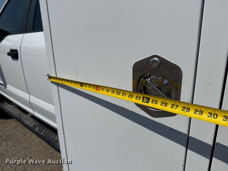 image for item NU9633 2017 Ford F550 Super Duty utility / service truck