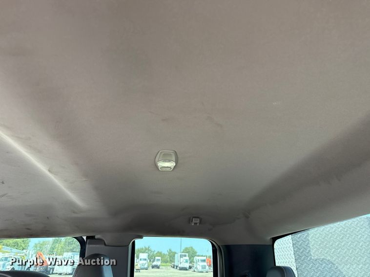 image for item NU9633 2017 Ford F550 Super Duty utility / service truck