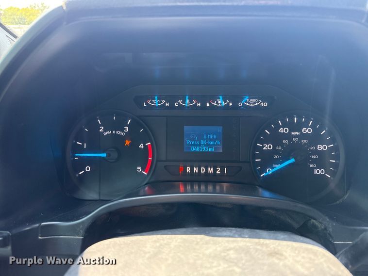 image for item NU9633 2017 Ford F550 Super Duty utility / service truck