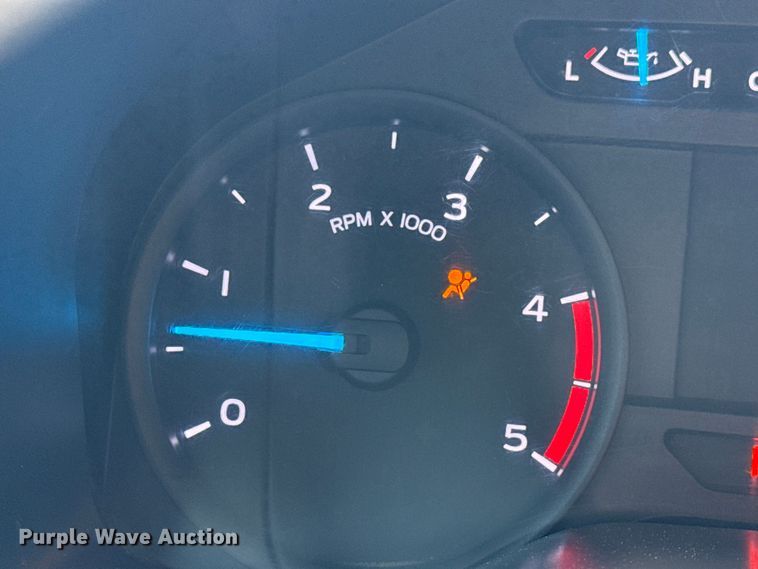 image for item NU9633 2017 Ford F550 Super Duty utility / service truck