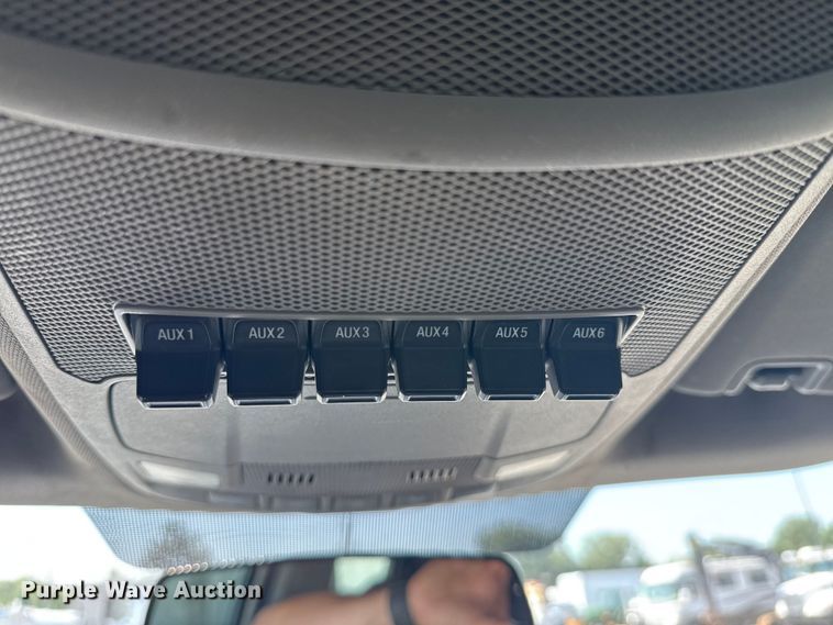 image for item NU9633 2017 Ford F550 Super Duty utility / service truck