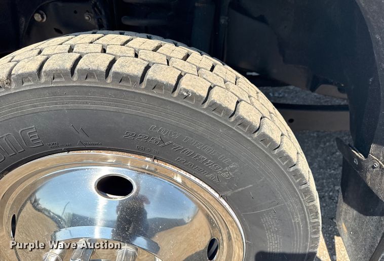 image for item NU9633 2017 Ford F550 Super Duty utility / service truck