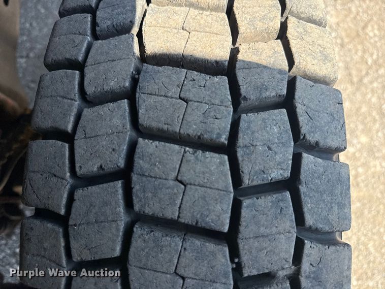 image for item NU9633 2017 Ford F550 Super Duty utility / service truck