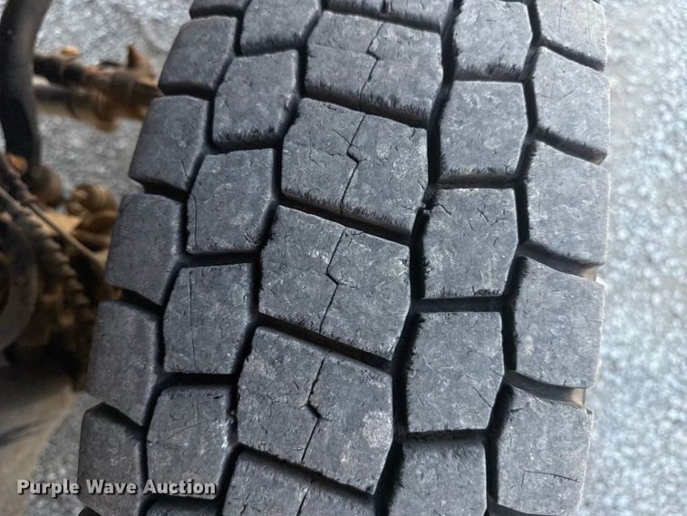 image for item NU9633 2017 Ford F550 Super Duty utility / service truck