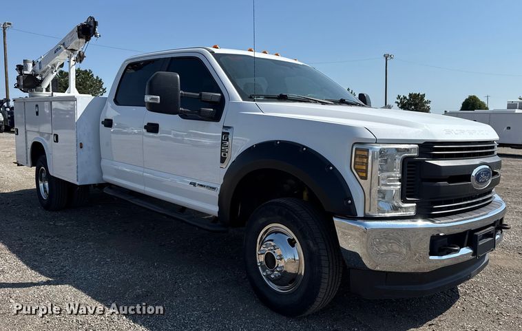 image for item NU9635 2019 Ford F350 Super Duty utility bed pickup truck