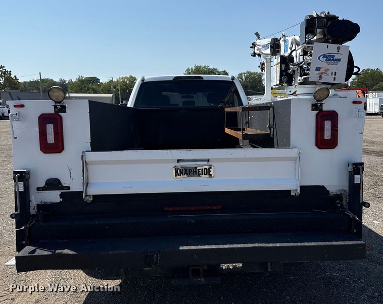 image for item NU9635 2019 Ford F350 Super Duty utility bed pickup truck