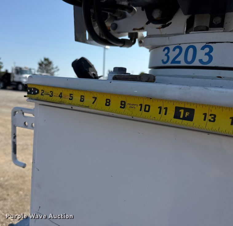 image for item NU9635 2019 Ford F350 Super Duty utility bed pickup truck