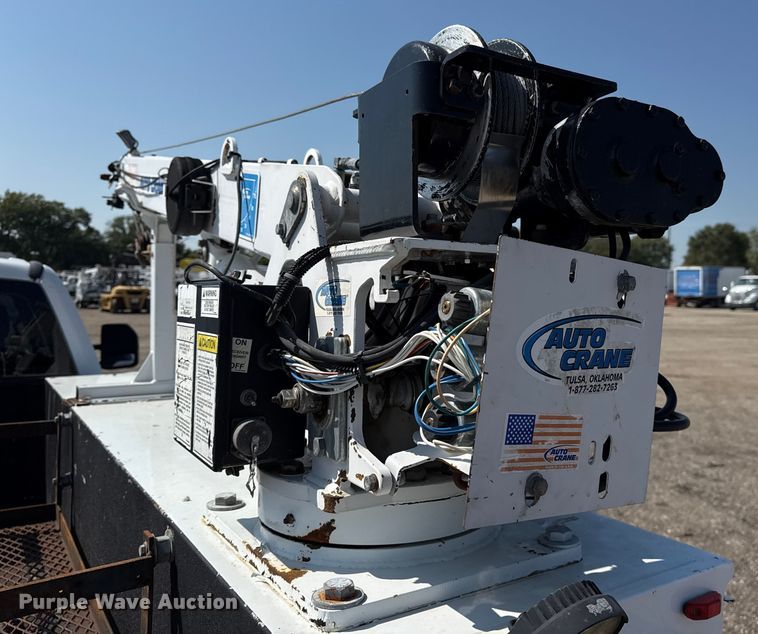 image for item NU9635 2019 Ford F350 Super Duty utility bed pickup truck