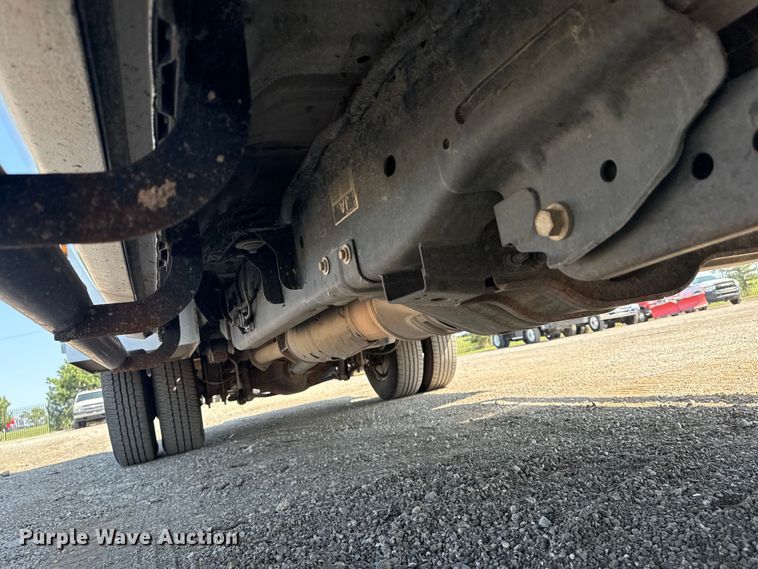 image for item NU9635 2019 Ford F350 Super Duty utility bed pickup truck