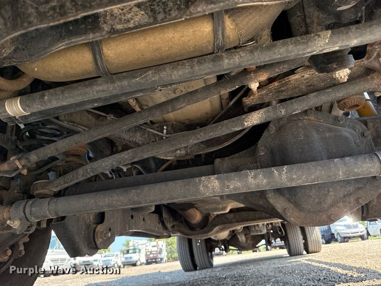 image for item NU9635 2019 Ford F350 Super Duty utility bed pickup truck