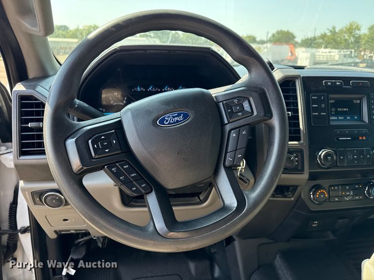 image for item NU9635 2019 Ford F350 Super Duty utility bed pickup truck