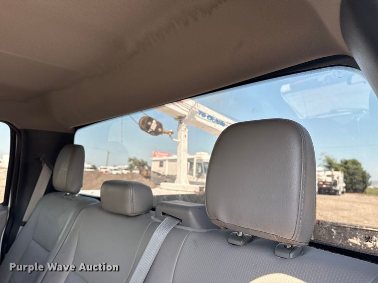 image for item NU9635 2019 Ford F350 Super Duty utility bed pickup truck