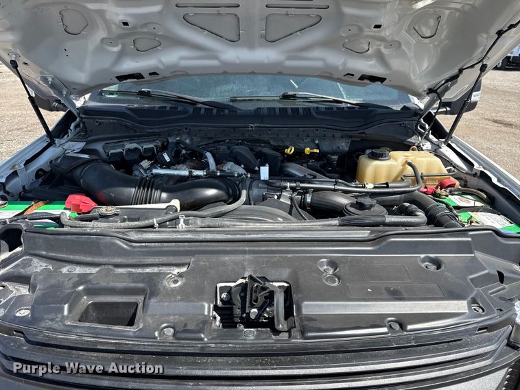 image for item NU9635 2019 Ford F350 Super Duty utility bed pickup truck