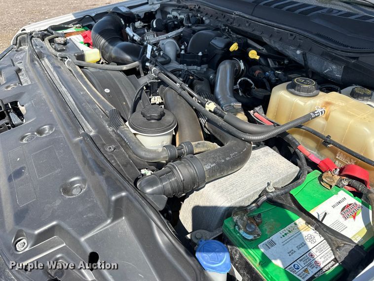 image for item NU9635 2019 Ford F350 Super Duty utility bed pickup truck