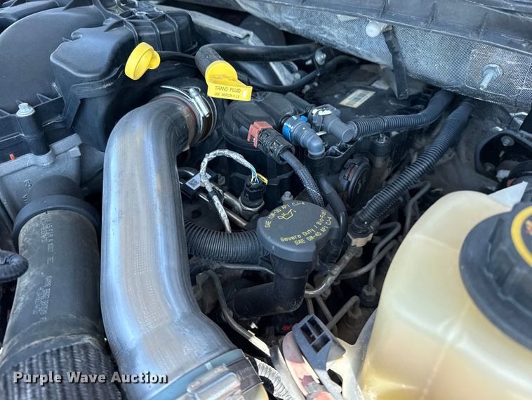 image for item NU9635 2019 Ford F350 Super Duty utility bed pickup truck