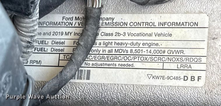 image for item NU9635 2019 Ford F350 Super Duty utility bed pickup truck