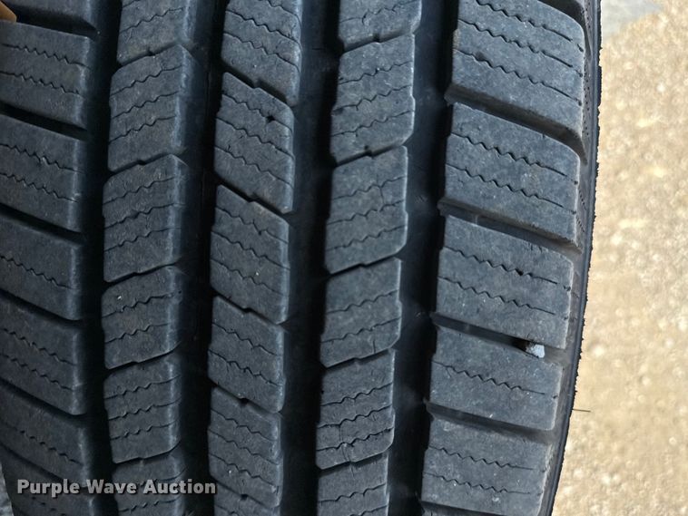 image for item NU9635 2019 Ford F350 Super Duty utility bed pickup truck