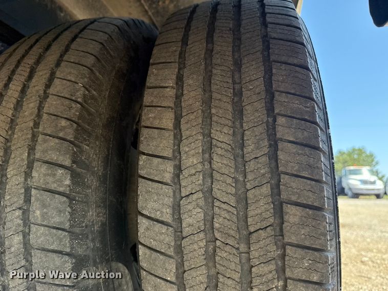 image for item NU9635 2019 Ford F350 Super Duty utility bed pickup truck