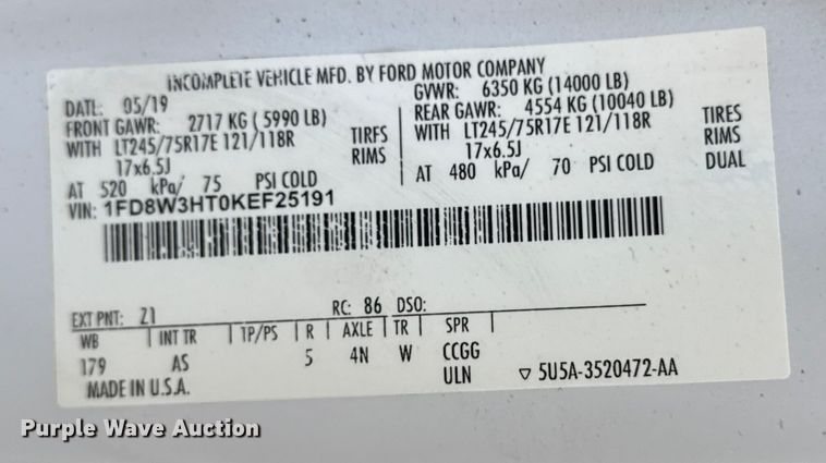 image for item NU9635 2019 Ford F350 Super Duty utility bed pickup truck