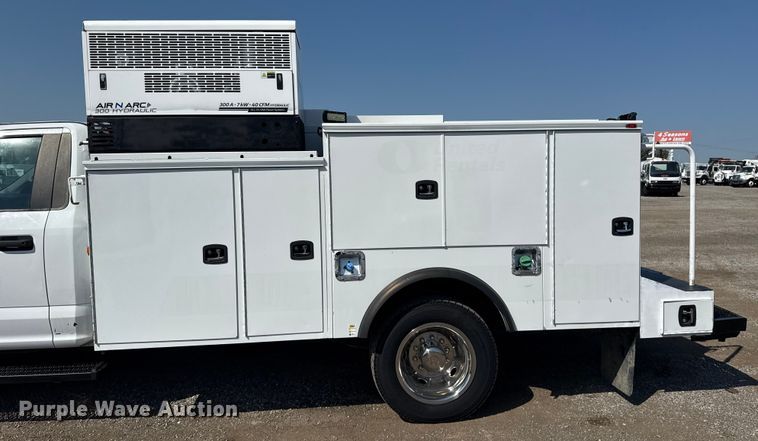 image for item NU9636 2018 Ford F550 Super Duty utility / service truck