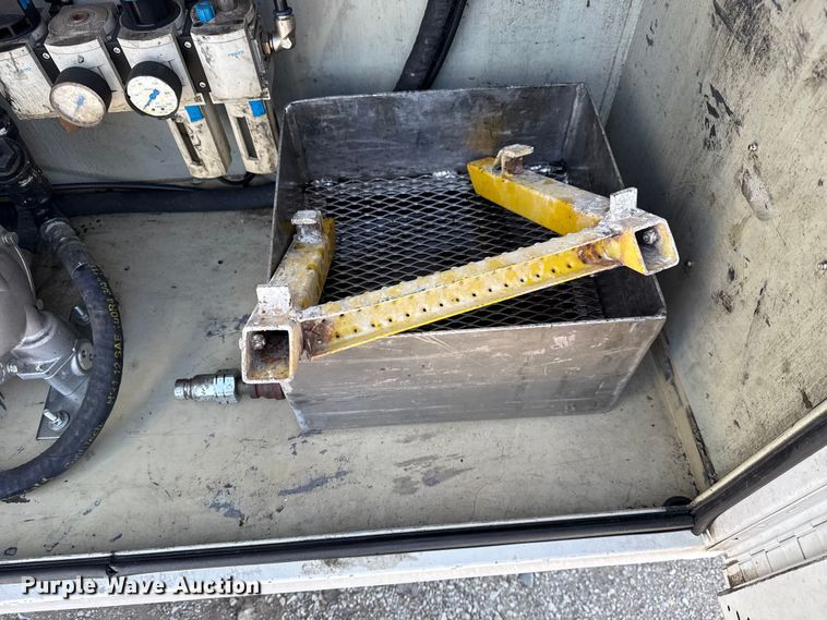 image for item NU9636 2018 Ford F550 Super Duty utility / service truck