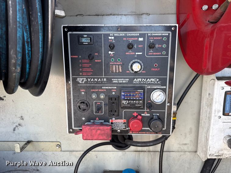 image for item NU9636 2018 Ford F550 Super Duty utility / service truck