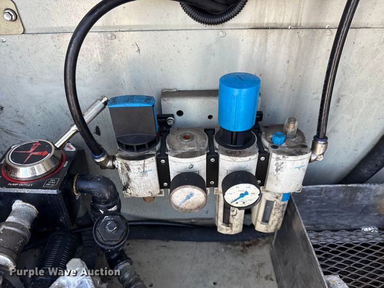 image for item NU9636 2018 Ford F550 Super Duty utility / service truck