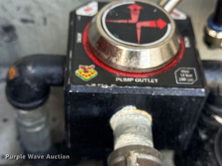 image for item NU9636 2018 Ford F550 Super Duty utility / service truck