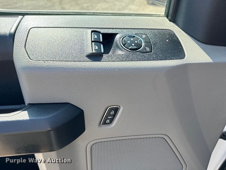 image for item NU9636 2018 Ford F550 Super Duty utility / service truck