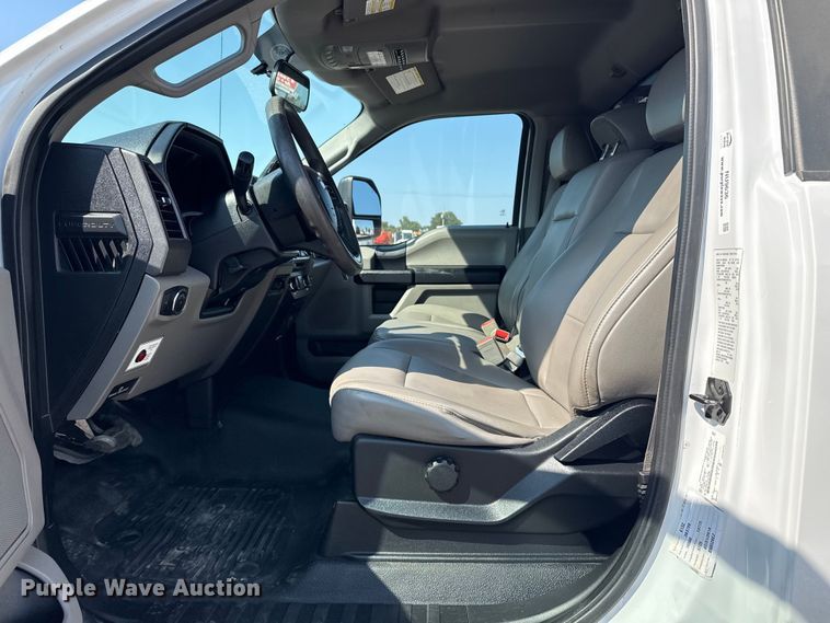 image for item NU9636 2018 Ford F550 Super Duty utility / service truck