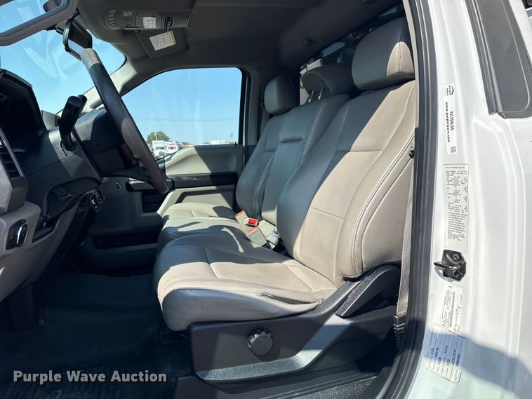 image for item NU9636 2018 Ford F550 Super Duty utility / service truck