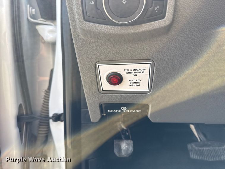 image for item NU9636 2018 Ford F550 Super Duty utility / service truck