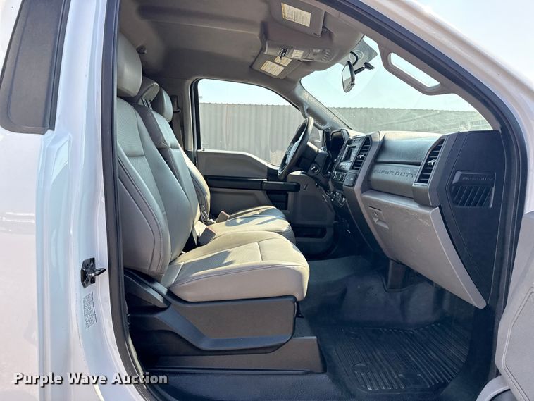 image for item NU9636 2018 Ford F550 Super Duty utility / service truck