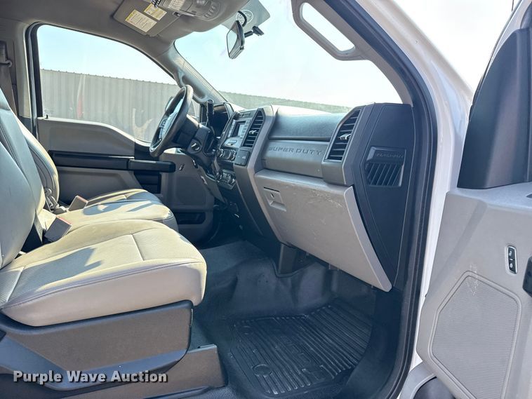 image for item NU9636 2018 Ford F550 Super Duty utility / service truck