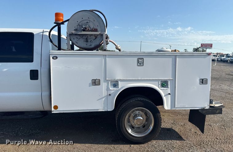 image for item NU9641 2012 Ford F550 Super Duty Crew Cab utility / service truck