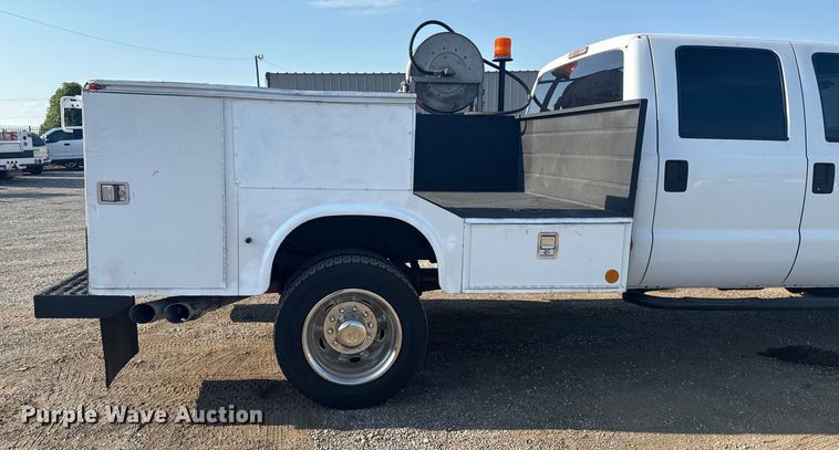 image for item NU9641 2012 Ford F550 Super Duty Crew Cab utility / service truck