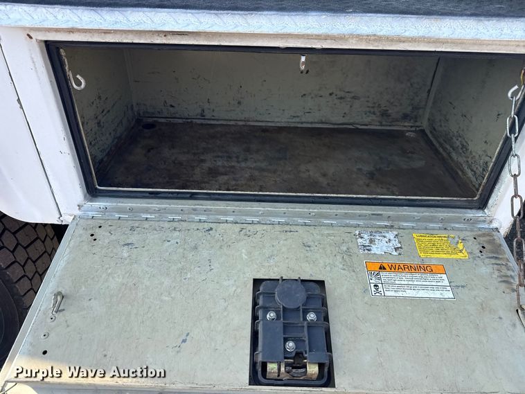 image for item NU9641 2012 Ford F550 Super Duty Crew Cab utility / service truck