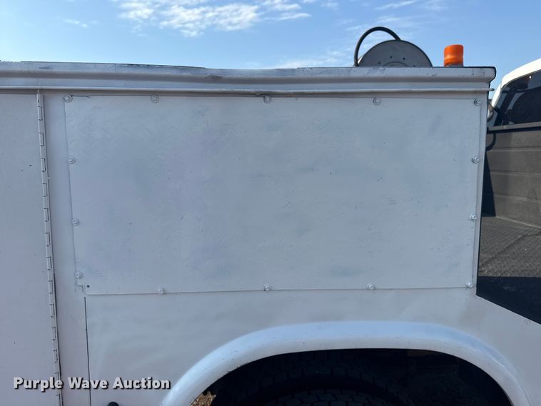 image for item NU9641 2012 Ford F550 Super Duty Crew Cab utility / service truck