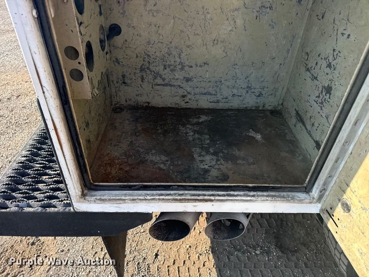 image for item NU9641 2012 Ford F550 Super Duty Crew Cab utility / service truck