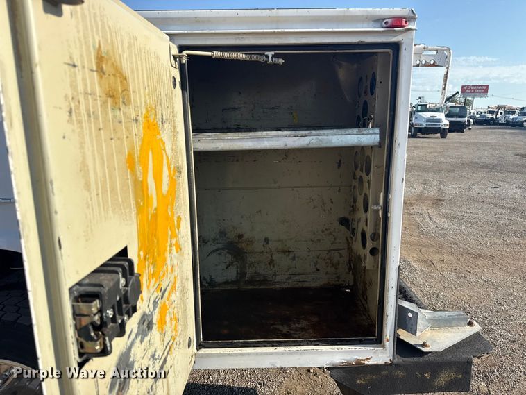 image for item NU9641 2012 Ford F550 Super Duty Crew Cab utility / service truck