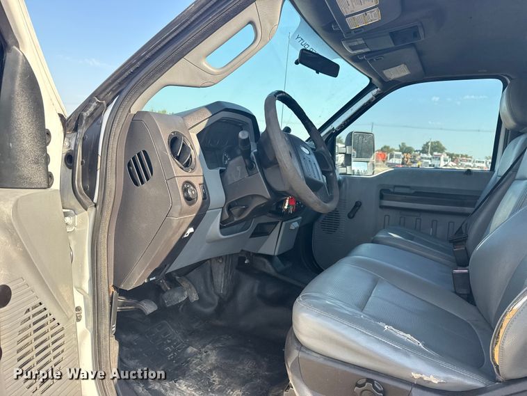 image for item NU9641 2012 Ford F550 Super Duty Crew Cab utility / service truck