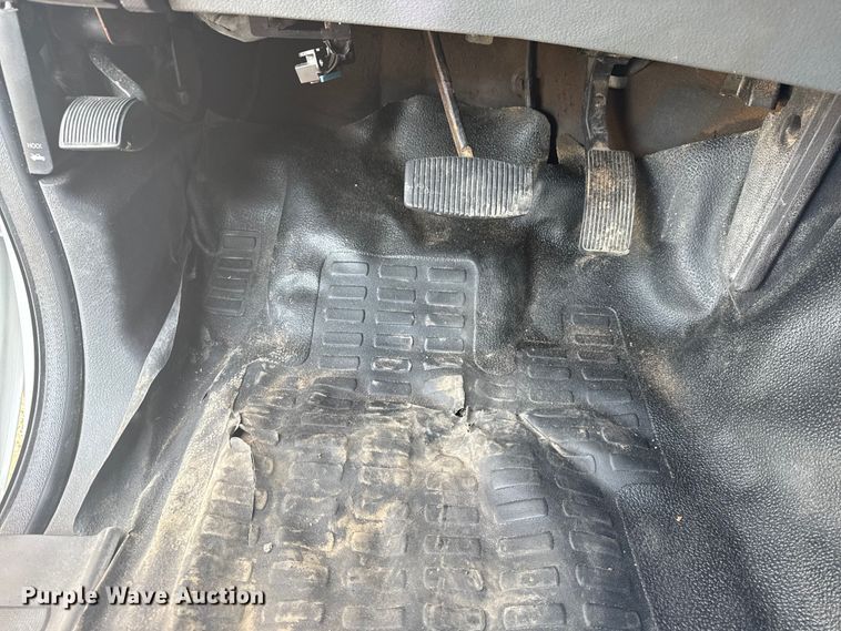 image for item NU9641 2012 Ford F550 Super Duty Crew Cab utility / service truck