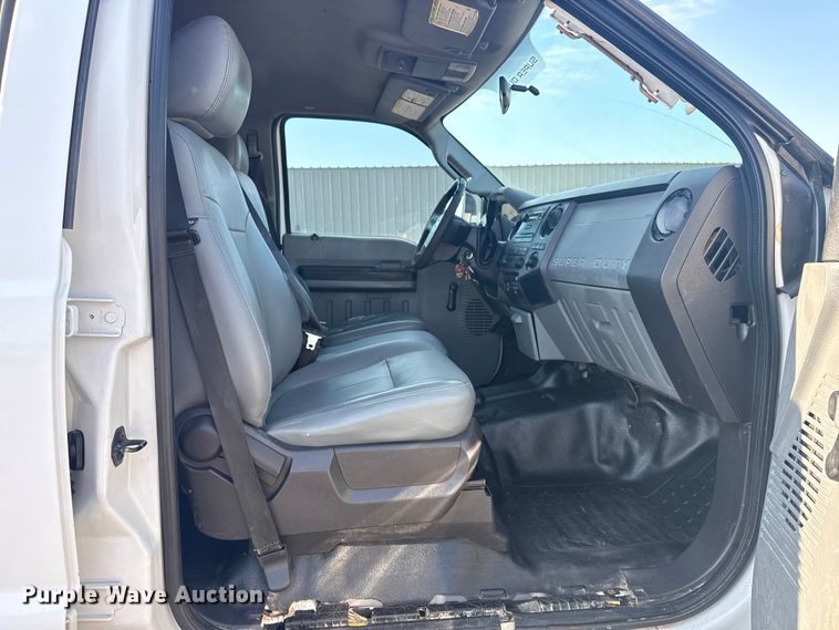 image for item NU9641 2012 Ford F550 Super Duty Crew Cab utility / service truck