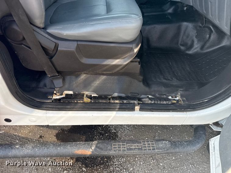 image for item NU9641 2012 Ford F550 Super Duty Crew Cab utility / service truck