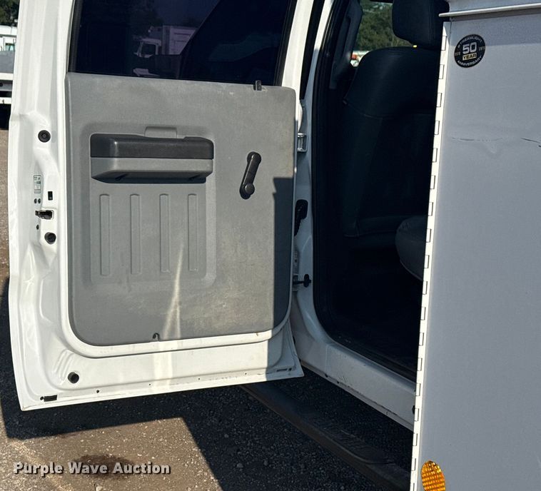 image for item NU9641 2012 Ford F550 Super Duty Crew Cab utility / service truck