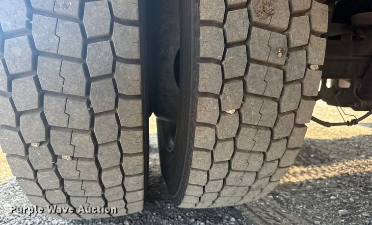 image for item NU9641 2012 Ford F550 Super Duty Crew Cab utility / service truck