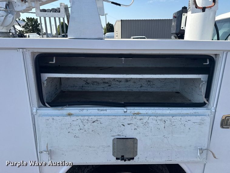 image for item NU9642 2011 Ford F550 Super Duty bucket truck