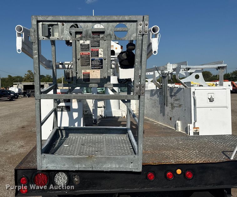 image for item NU9642 2011 Ford F550 Super Duty bucket truck